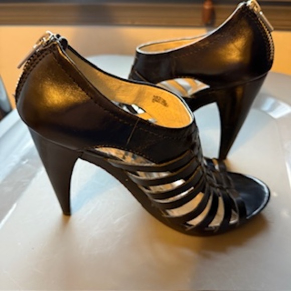 Michael Kors cages leather heels - Picture 1 of 11